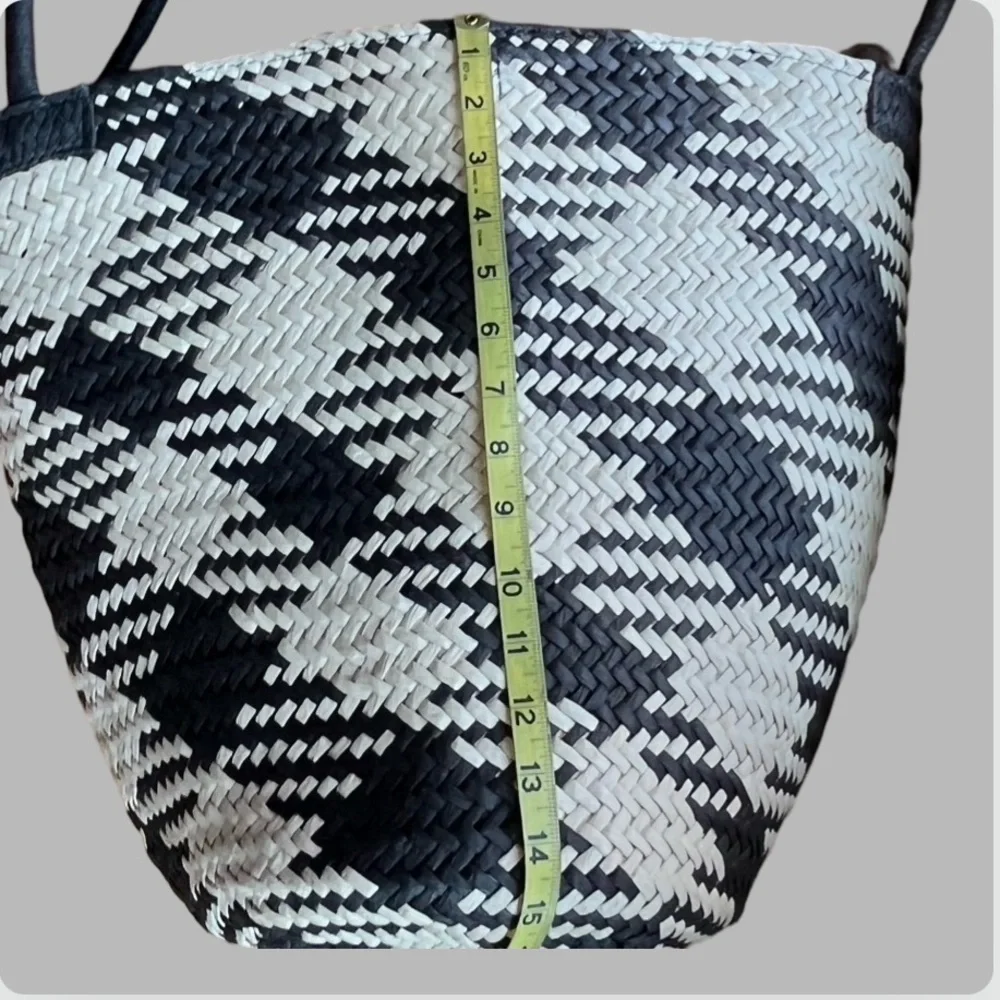 ‼️💥 PRICE DROP ☄️Chic Black and White Woven Tote Bag